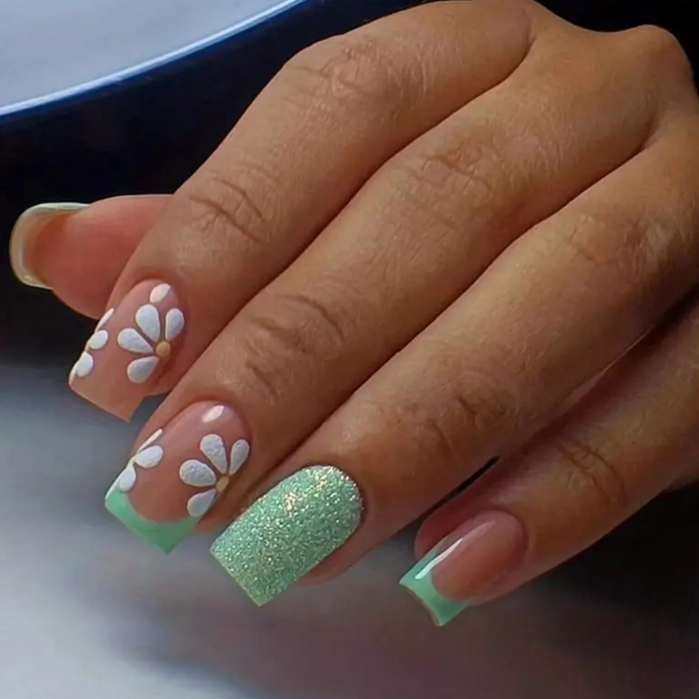 24 Pieces Fake Press On Nails